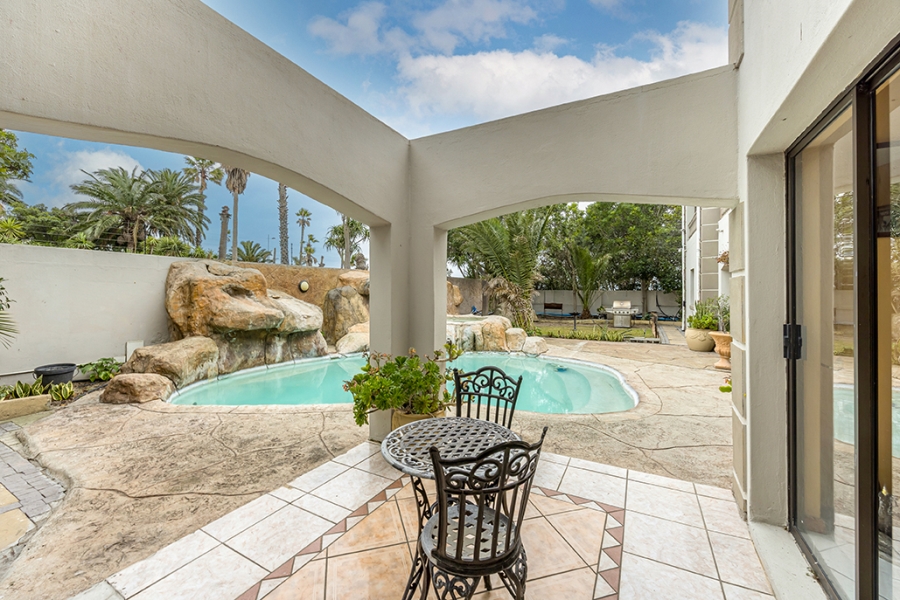 6 Bedroom Property for Sale in Sunset Beach Western Cape
